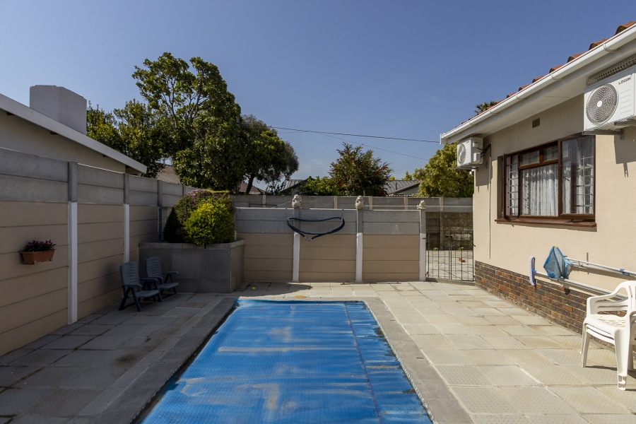 3 Bedroom Property for Sale in Strand Central Western Cape